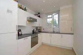 2 bedroom Flat to re...